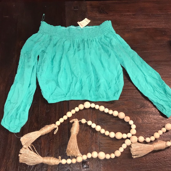 NWT ARDEN B OFF THE SHOULDER TOP💛 - Picture 3 of 16